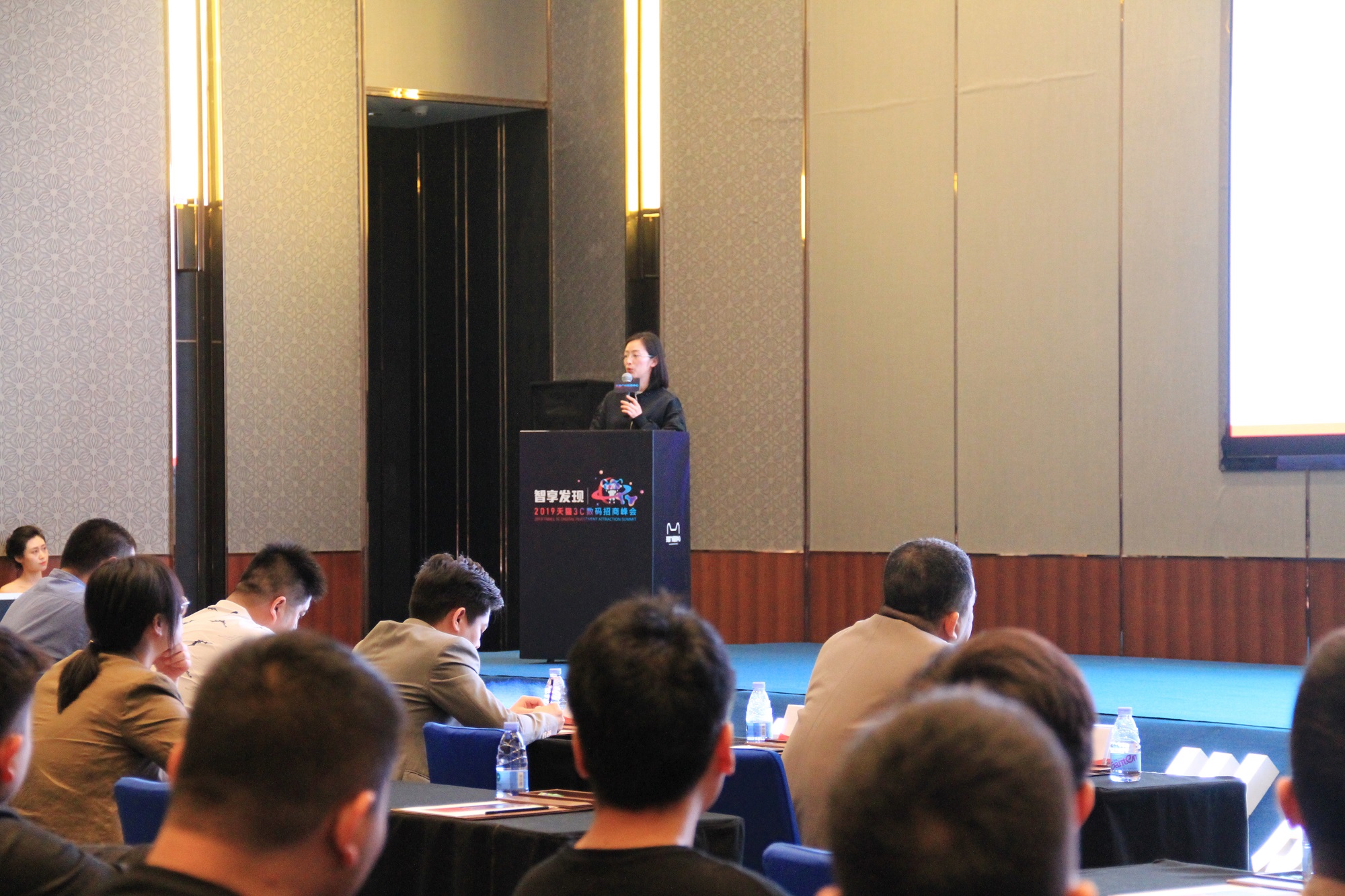 天猫最新行业分析,天猫数码3c产品怎么运营