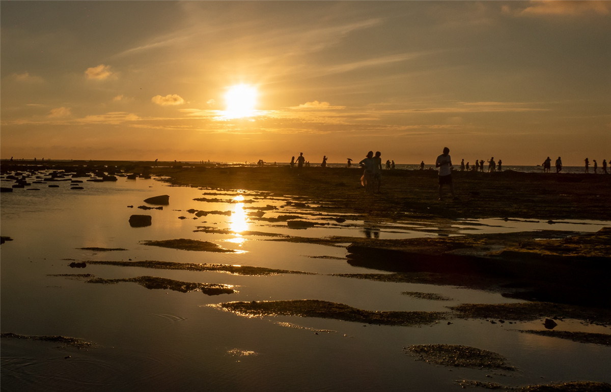 广西北海涠洲岛的火山岛介绍,涠洲岛是中国最年轻的火山岛吗