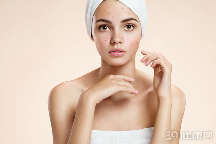 女士收缩毛孔改善皮肤粗糙,细腻毛孔改善皮肤