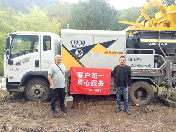 农村建房泵车打混凝土,混凝土泵车有小型的吗