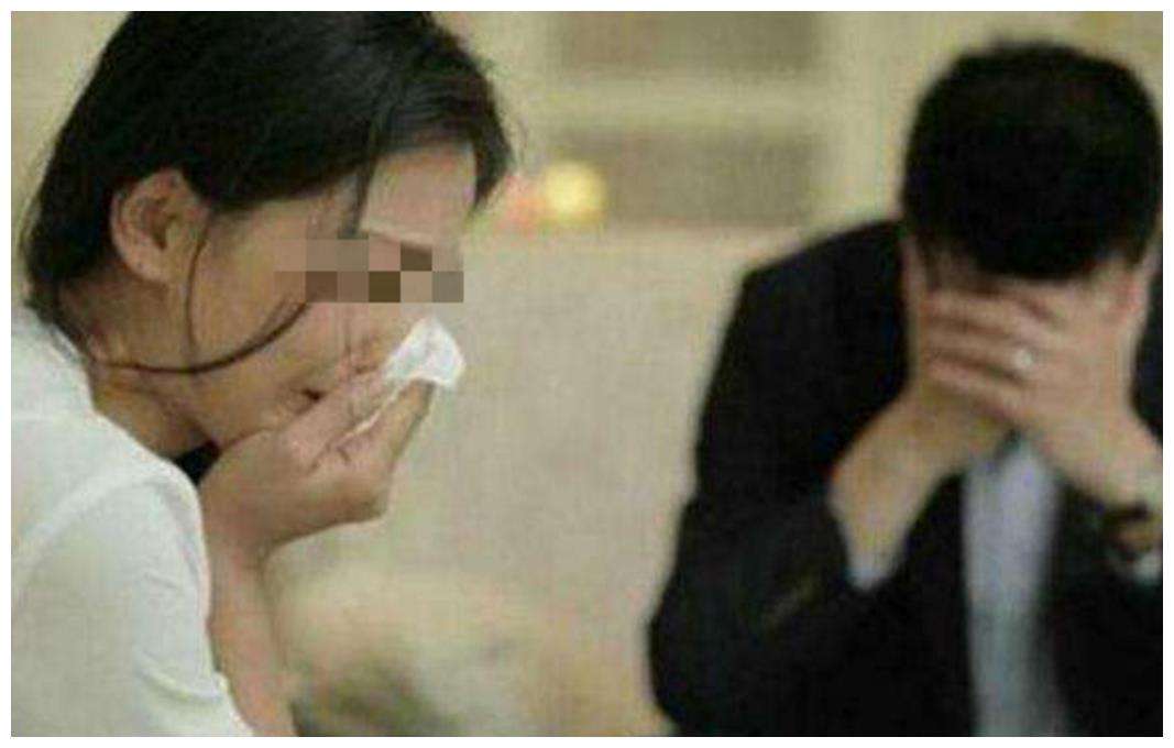 丈夫和他的秘书居然这样做，我只能以牙还牙了