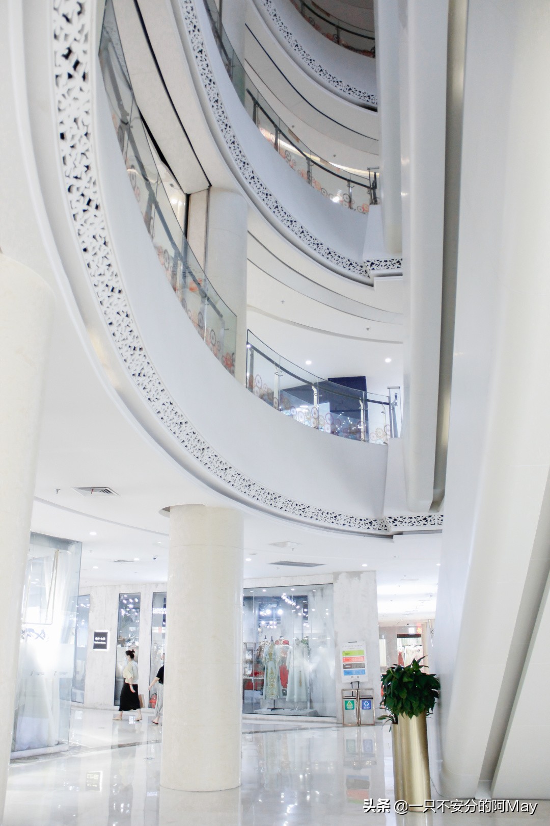 苏州婚纱批发市场哪里好,国内婚纱摄影有哪些门店