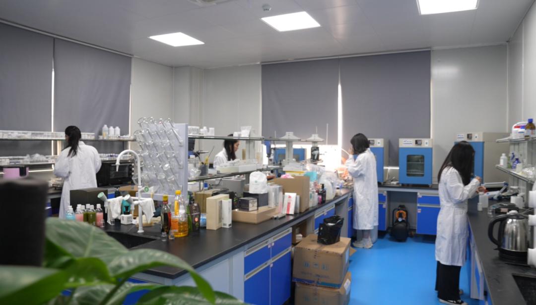 辛巴辛有志日常,辛巴辛有志是一个人吗