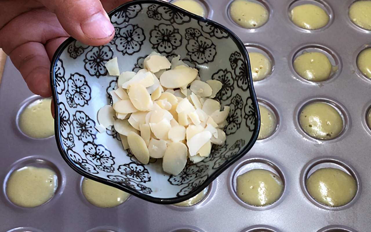 用普通面粉做饼干最简单做法,喜欢吃面粉的要收藏教你做脆饼