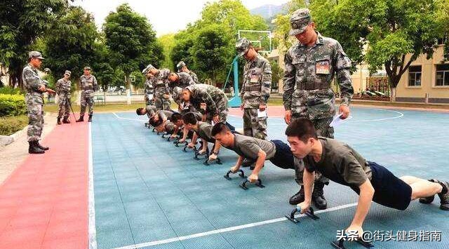 一口气100个俯卧撑怎么练,高效俯卧撑胸肌训练