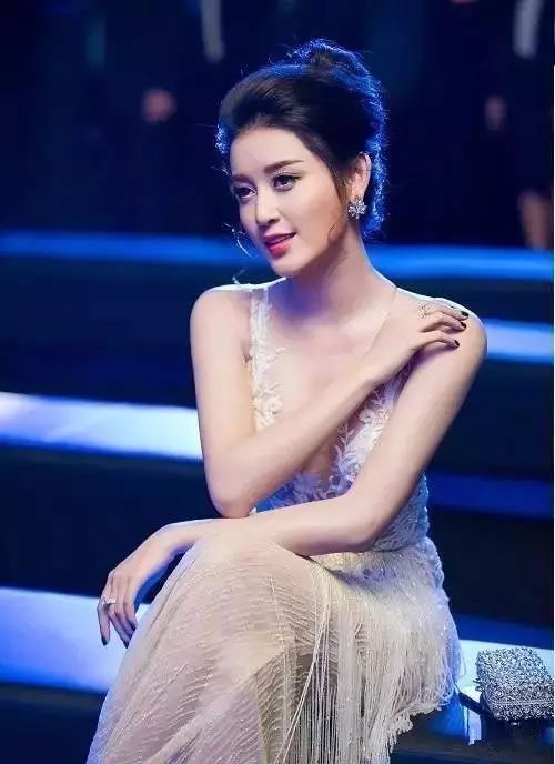 越南国宝级第一美女倾国倾城,倾国倾城越南第一美人