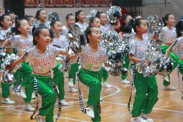 2018校园足球啦啦操,成都足球啦啦操比赛