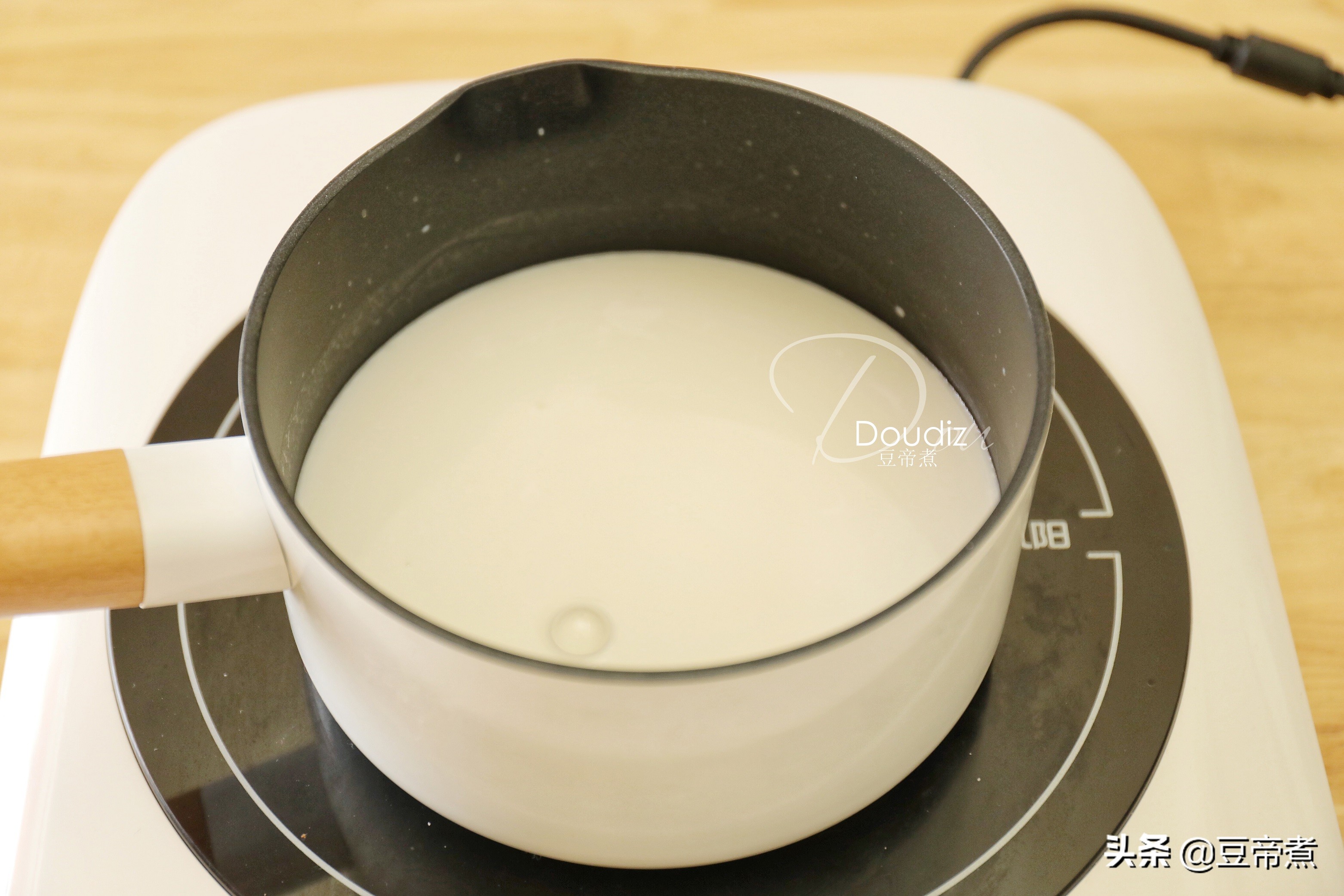 用牛奶和奶粉做甜品,用牛奶做的甜品简单小孩都会做