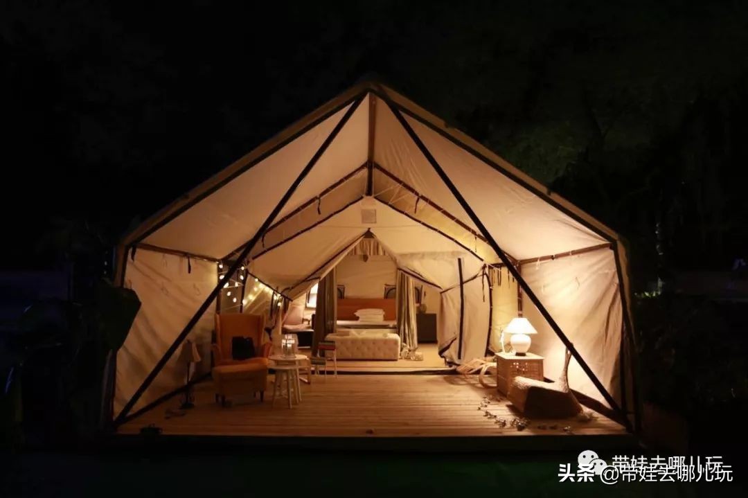 住别墅、滚草坪、躺在床上看电影，密云轻奢营地的花样玩法