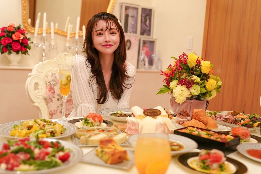 日本第一女公关年入2亿,日本公关第一人