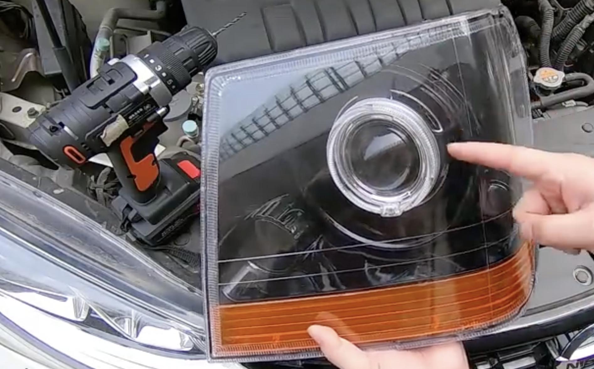 车灯起雾和进水照片,新车灯后尾灯进水起雾解决方法