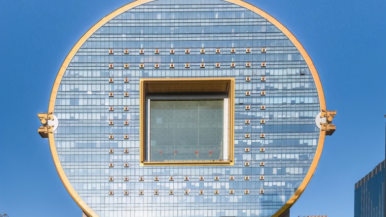 沈阳“独特”的建筑,曾被评为最丑建筑,“古钱币”到底输在哪里