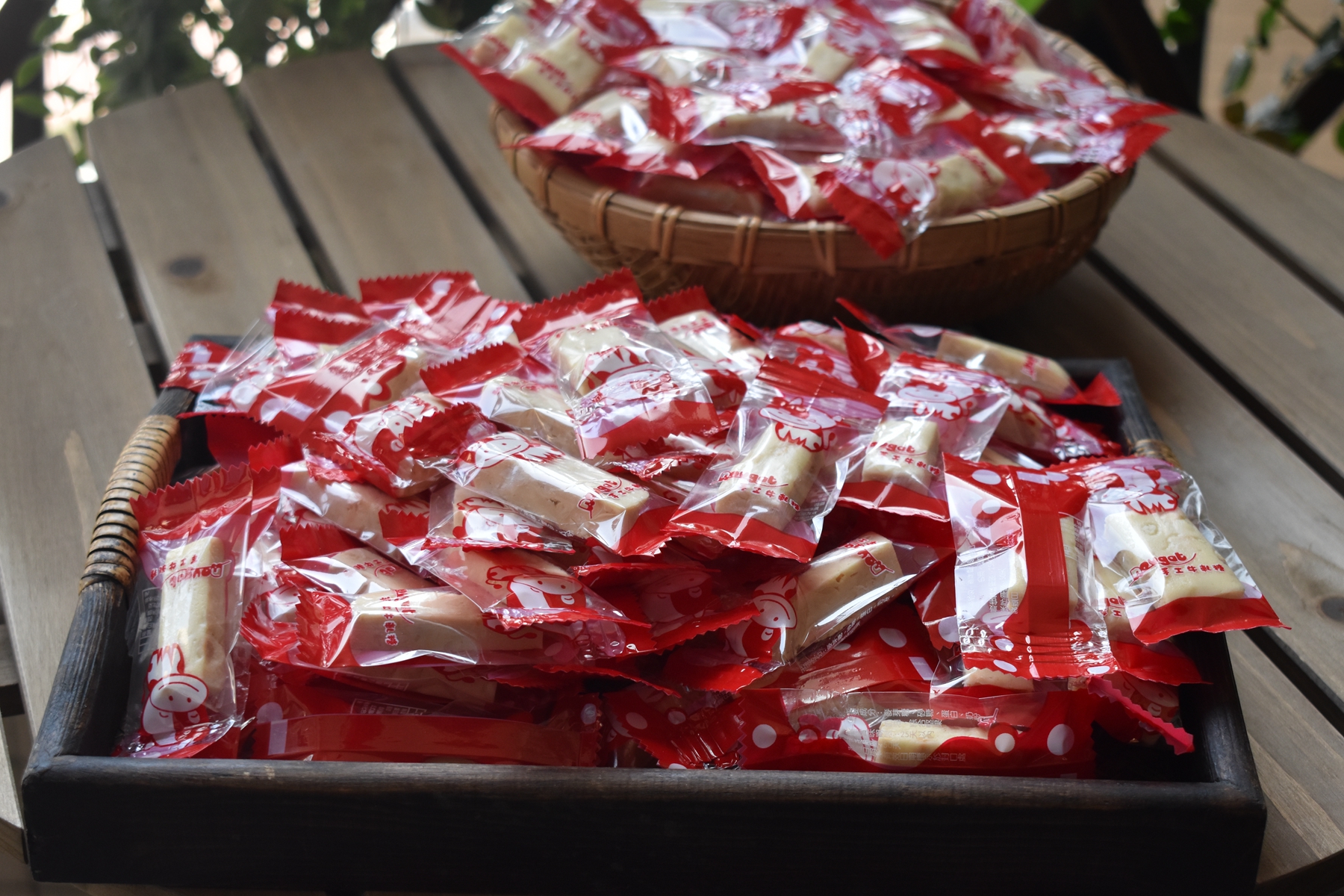 简单易学的浓浓奶香的牛轧糖,在家做牛轧糖的做法