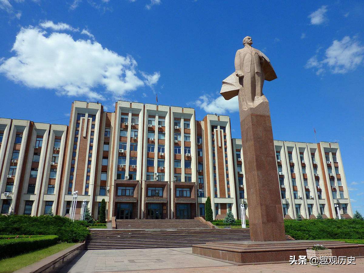 世界上唯一的苏维埃国家国旗,苏维埃国徽