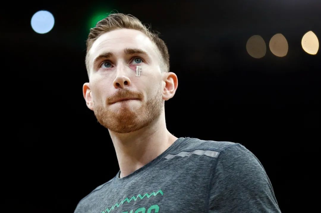 第3次骨折！无限期休战？刚签下1.2亿大合同就伤了