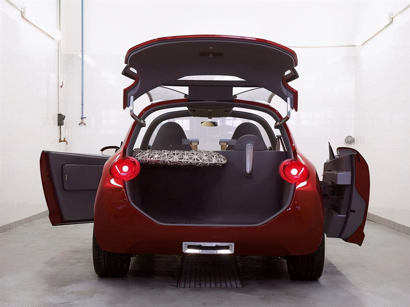 汽车的车门,汽车的车门怎么能打开