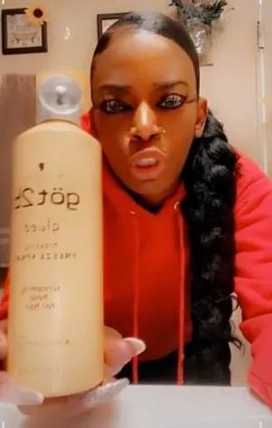 美国女人用强力胶做发胶,美国女子用发胶固定头发结果