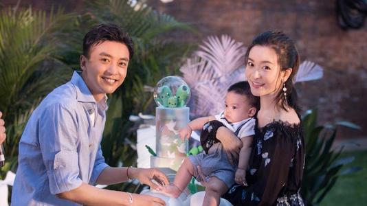 小燕子赵薇现状,两代小燕子