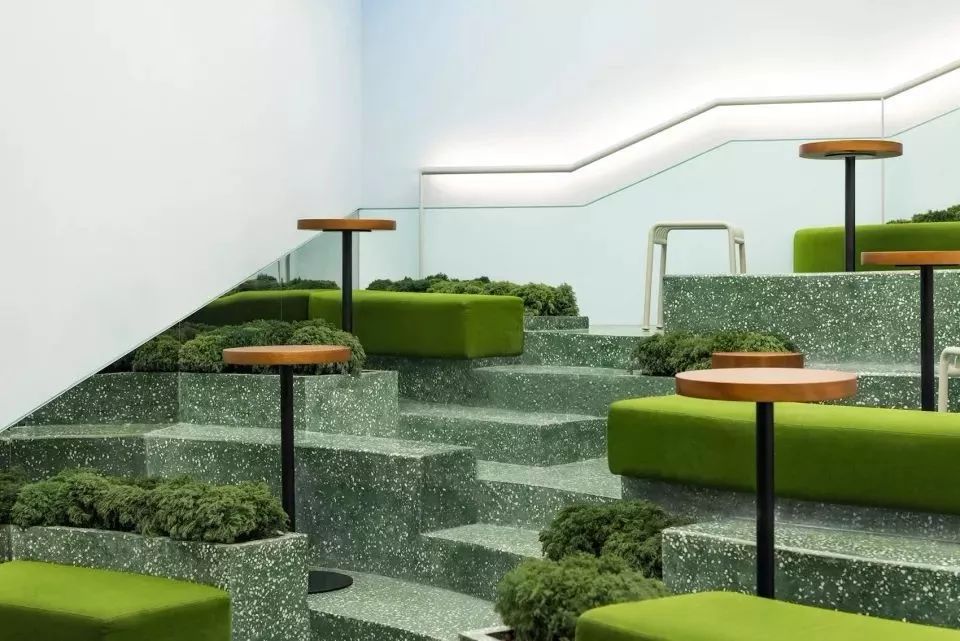 服装人要哭了！年利润4亿、估值90亿的喜茶竟然跨界服装行业？