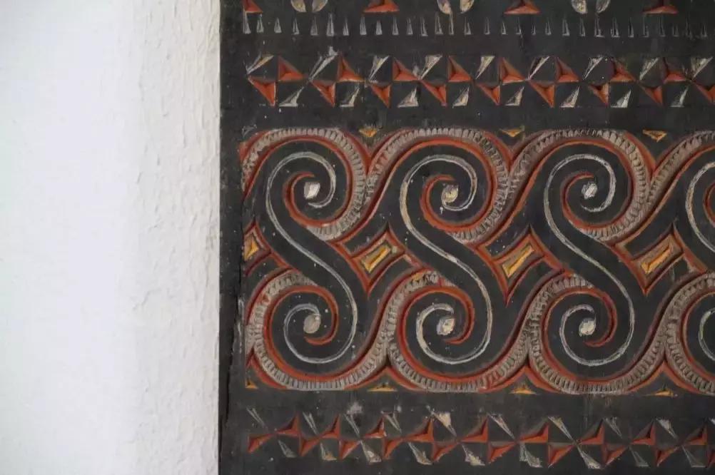 把泳池搬进沙漠,圈黄河做庭院,一个男人的西部世界,可以有多野