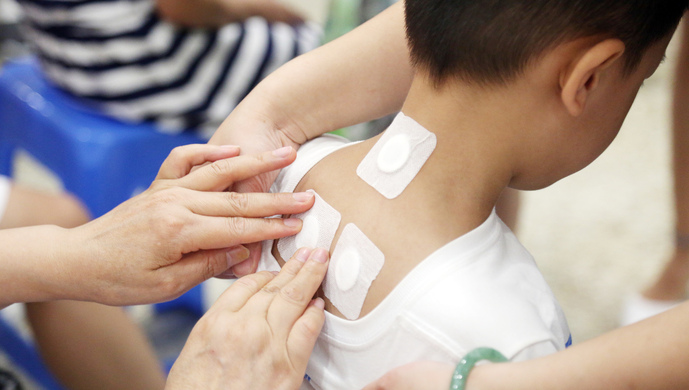 三伏贴治百病,三伏艾草贴到底是骗局还是良方