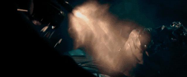 “你这该死的金属混蛋!”等了28年就为终结者的莎拉·康纳说这话