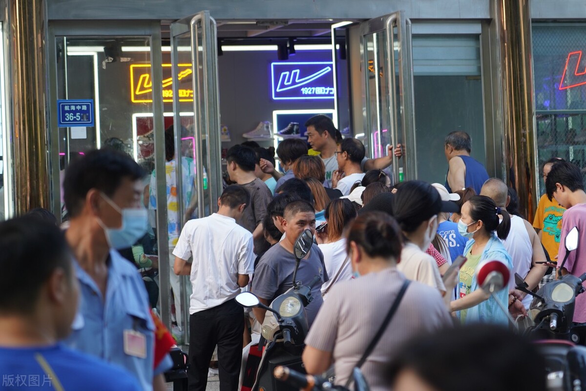 女性创业开鞋店怎么样,小女孩开鞋店一年赚50万