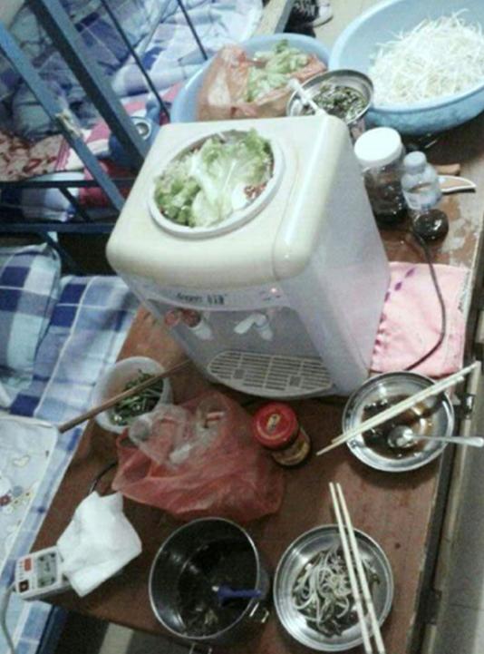 大学生宿舍查出违规用品,高校宿舍违规用品