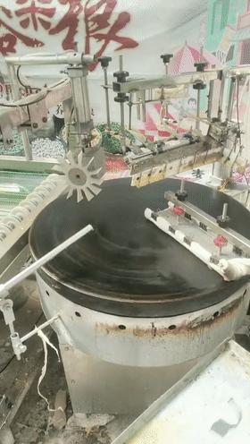 看看这几个工厂机械的动图，看着好像还挺有意思的啊