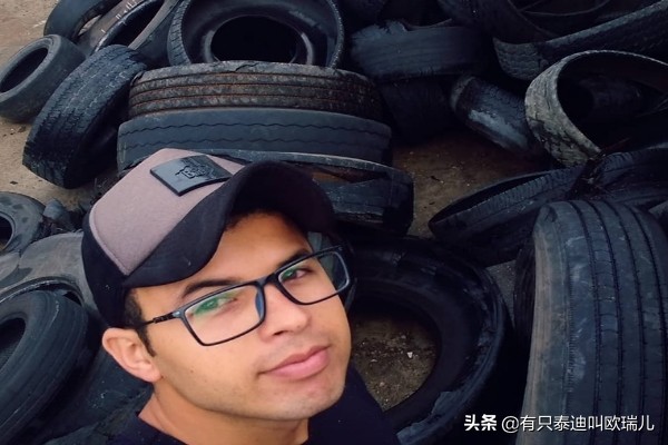 巴西艺术家巧手改造废轮胎变宠物床！毛孩试躺超满足