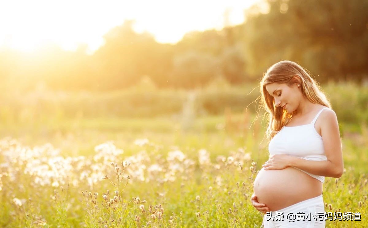 孕妇没注意宝宝直接出生了,发现孕妇的腹中婴儿没有死