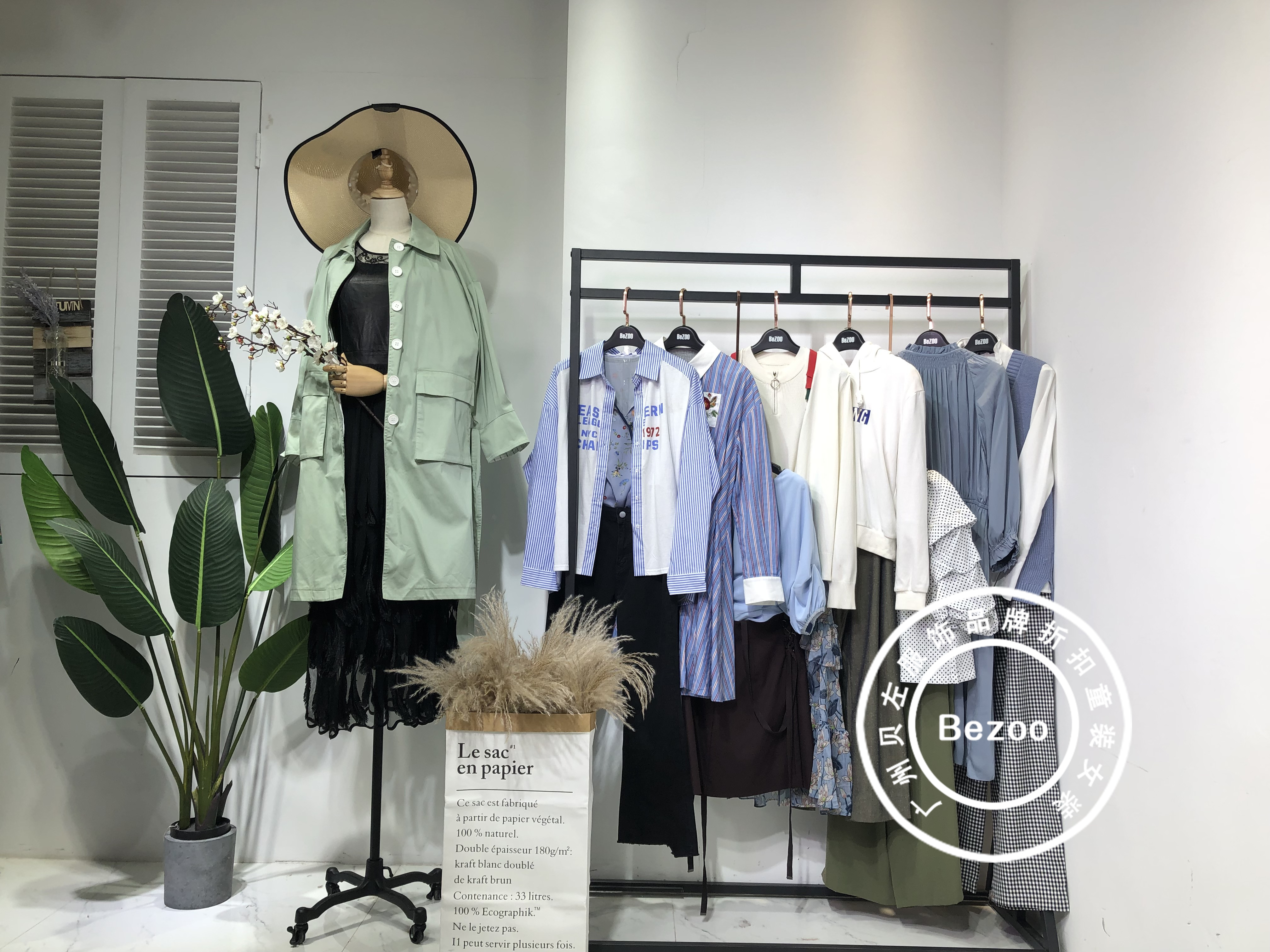 三彩女装官方旗舰店2021秋装直播,三彩秋装新款直播中