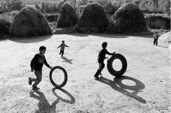 重温30年的农村生活看了不许流泪,40年前的农村就是这个样子
