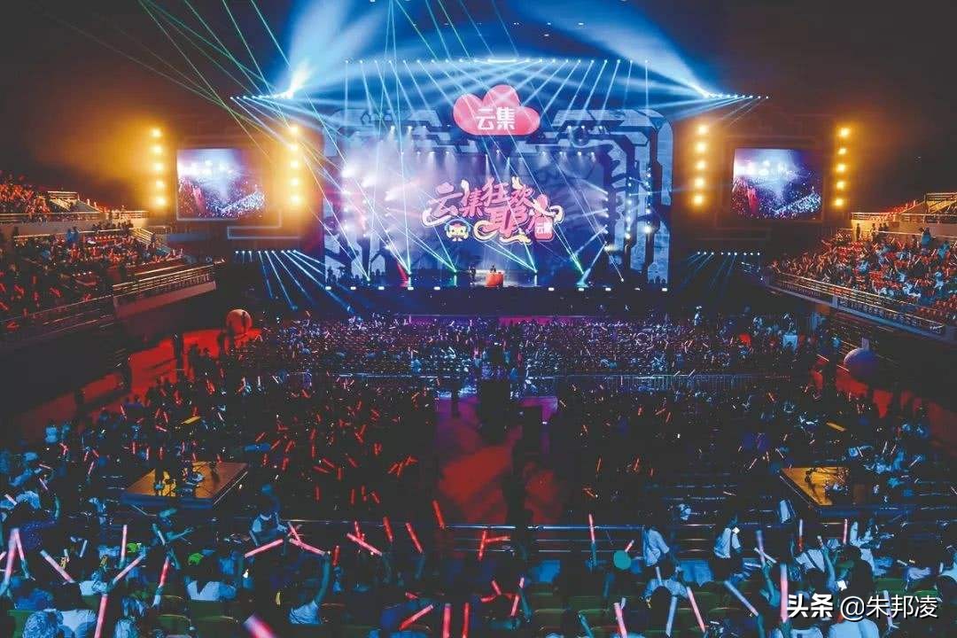 做过木匠,卖过香水,37岁创立国内最大社交电商!“宝妈”的最爱