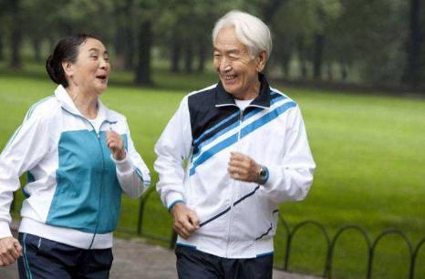 请问老人说脚抽筋是什么原因,老人脚抽筋与麻木是不是一种病