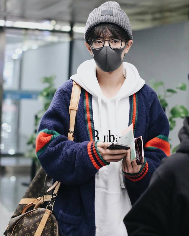 肖战穿衣风格越来越像王一博,肖战穿搭是什么风格