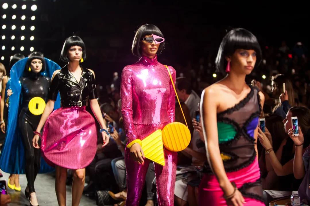 京东跳转的lv小程序是真的吗,为什么在京东上搜lv自动跳转官网