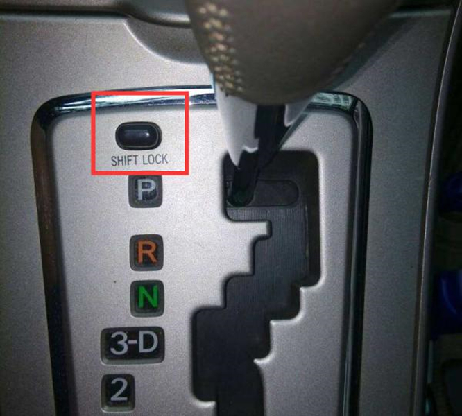 车坏了千万别乱拖,车坏在路上怎么拖车最划算