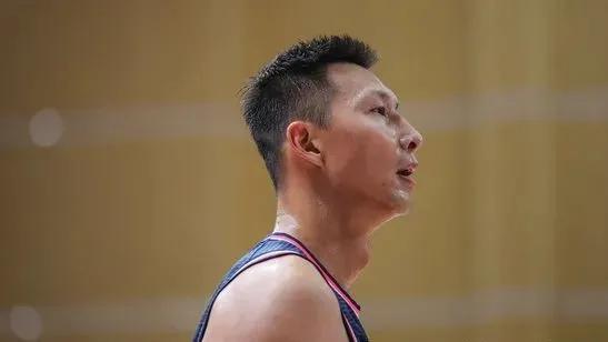 易建联生涯最高分19板6盖帽,易建联生涯最不可思议一球