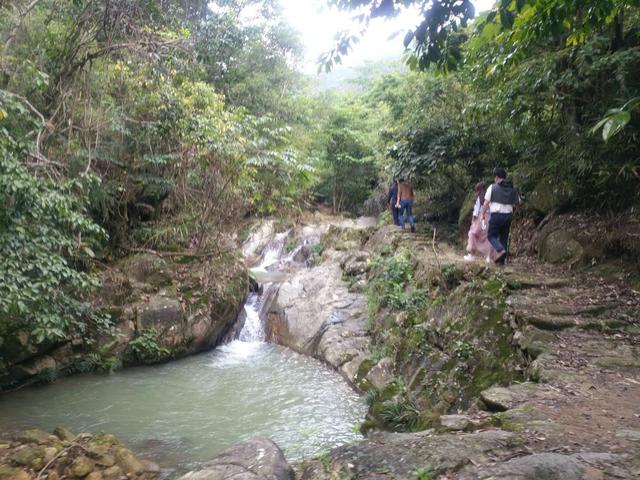九重瀑布飞山外一座豪宅耀眼前――一次春游的美好记忆
