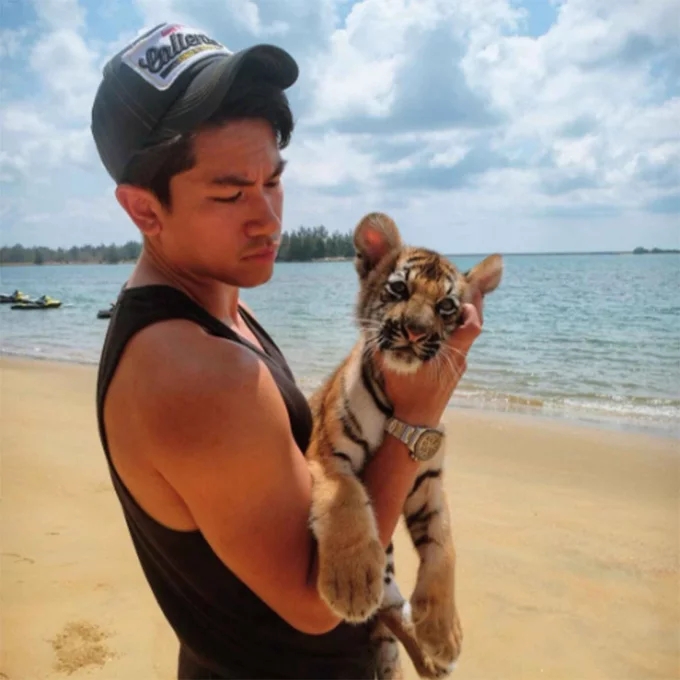 真正的高富帅文莱王子,文莱王子健美照片