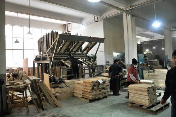 定制家具到底应该如何选板材,该不该花三四万铺木地板