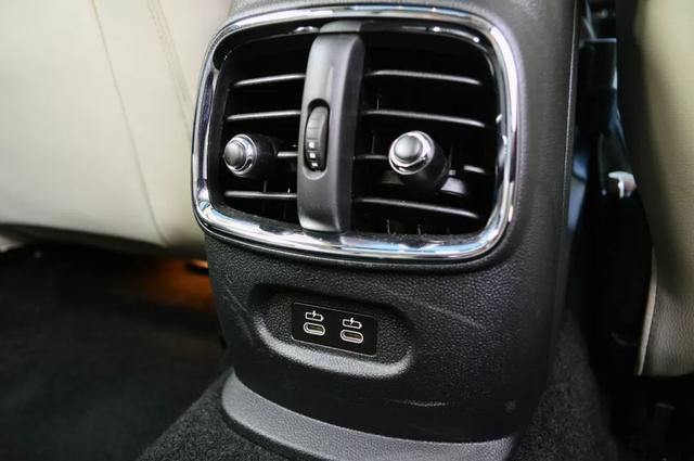 灵巧好开的车,中年女性宝马mini