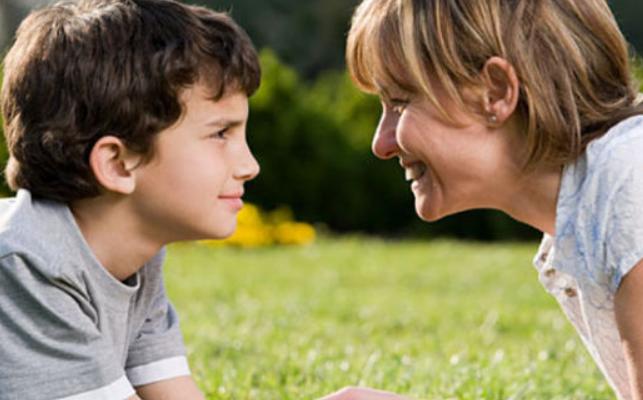 家庭教育大树和树根,孩子能否长成大树取决于父母