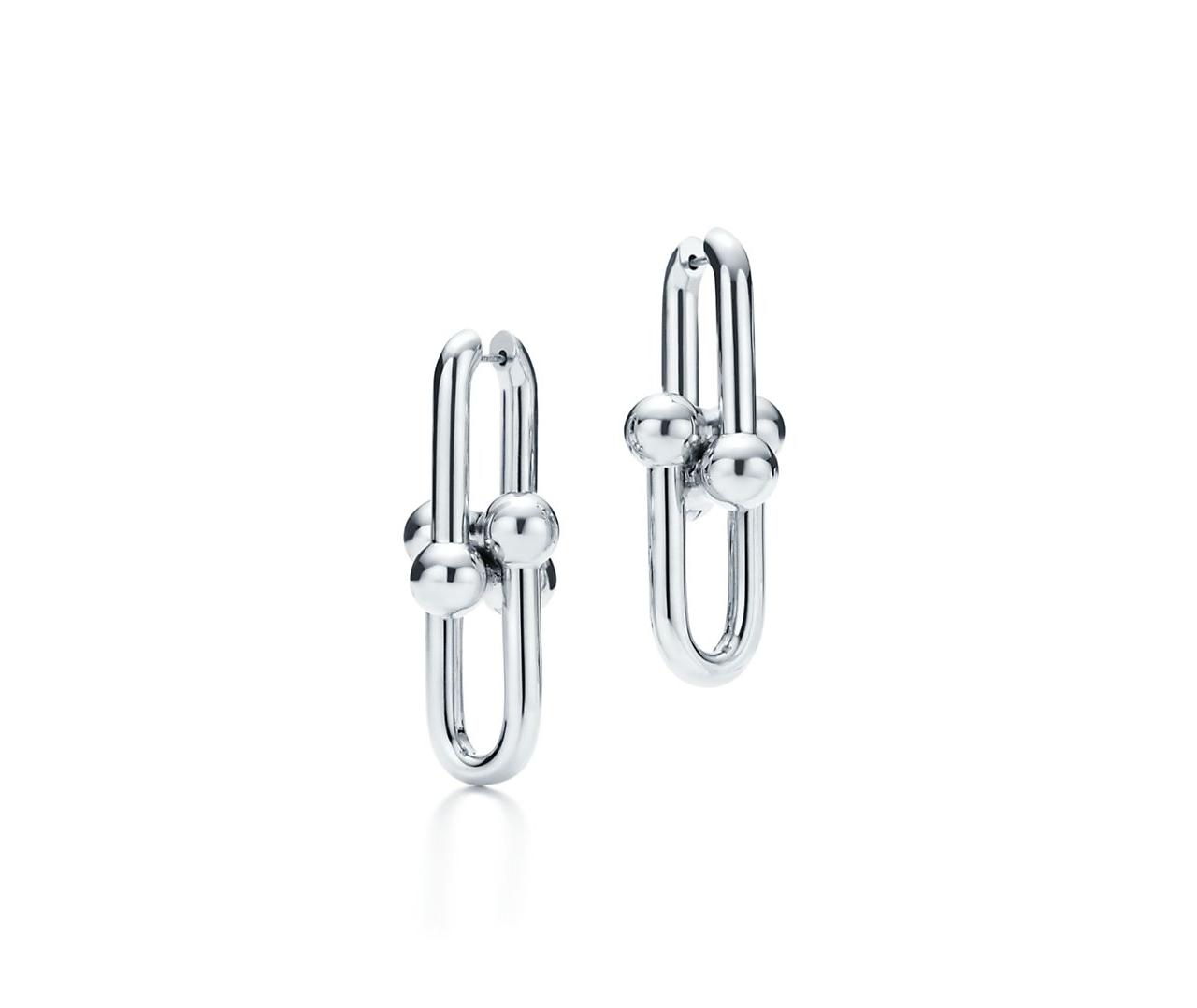 她一个戒指就1600000元，香港金像奖女星珠宝配饰图鉴，谁最耀眼