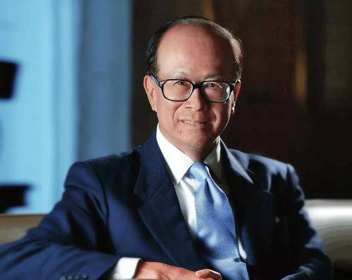 李嘉诚是如何成为首富的？新加坡总理：他低买高卖，毫无社会贡献