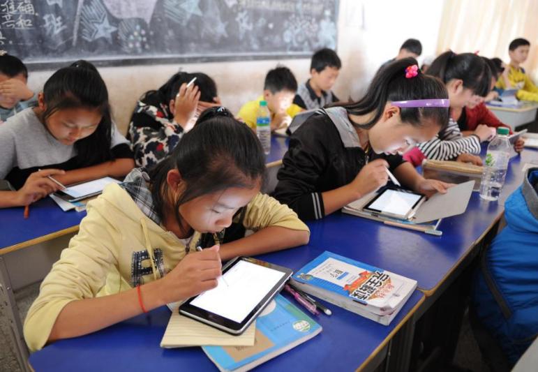 给班里矮的女生起外号奇葩称呼,给班里男生取一个可爱外号