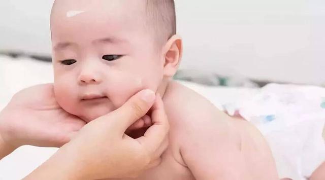 宝宝湿疹如何护理和治疗,怎样解决宝宝身上的湿疹