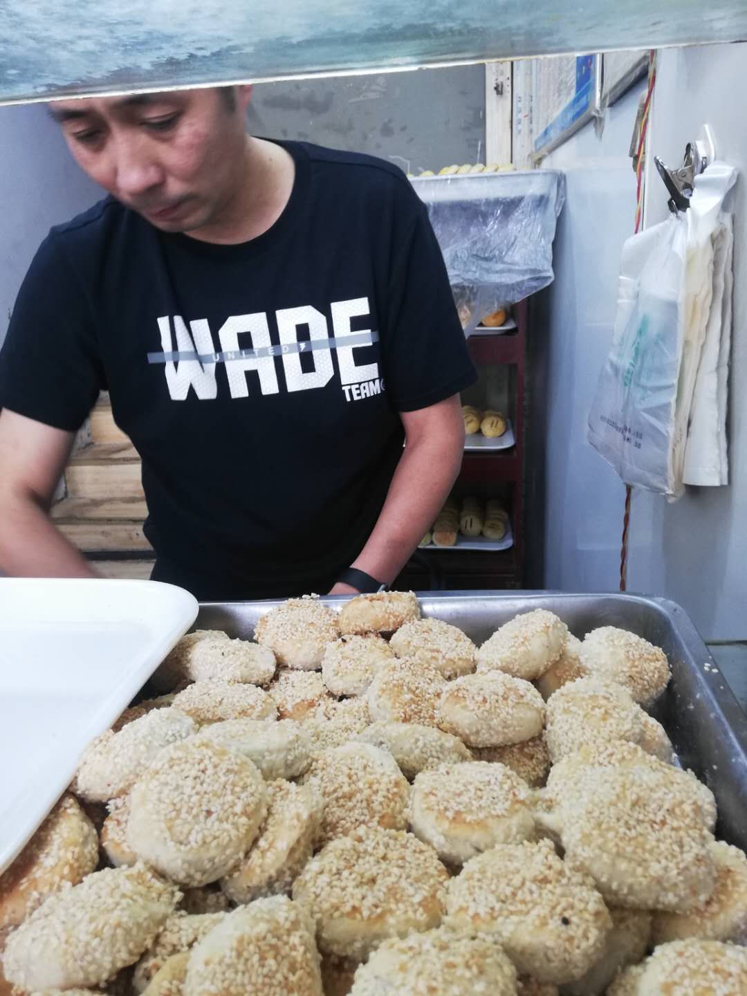 郑州最有名的绿豆饼,郑州市丰产路卖绿豆饼的搬走了吗