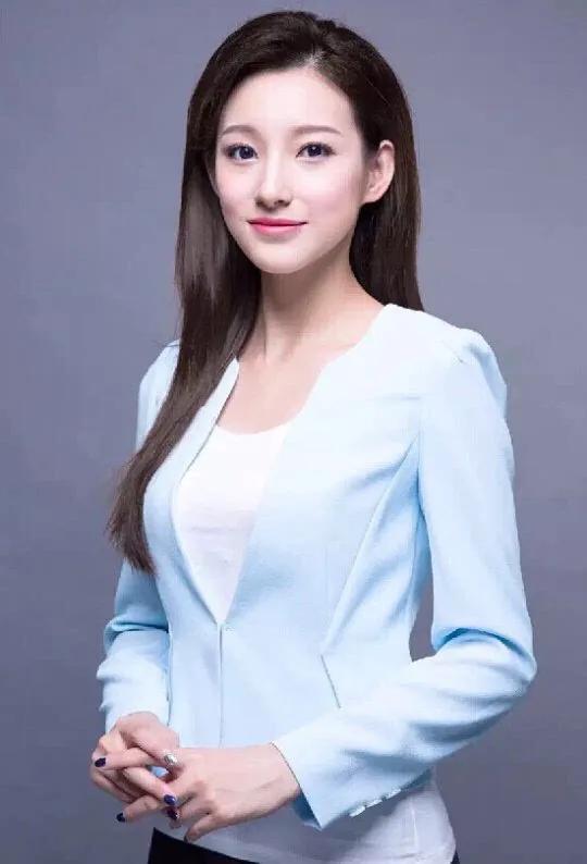 足球盛宴女主持人马凡舒简历,央视足球美女主播马凡舒